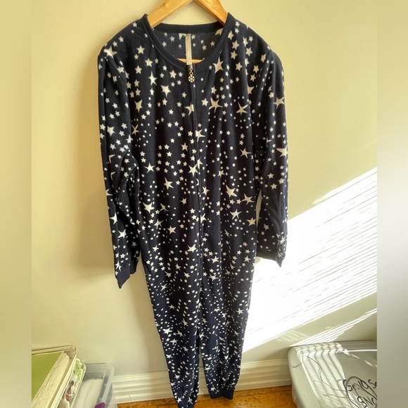 Winter Onesie - Picture 2 of 3